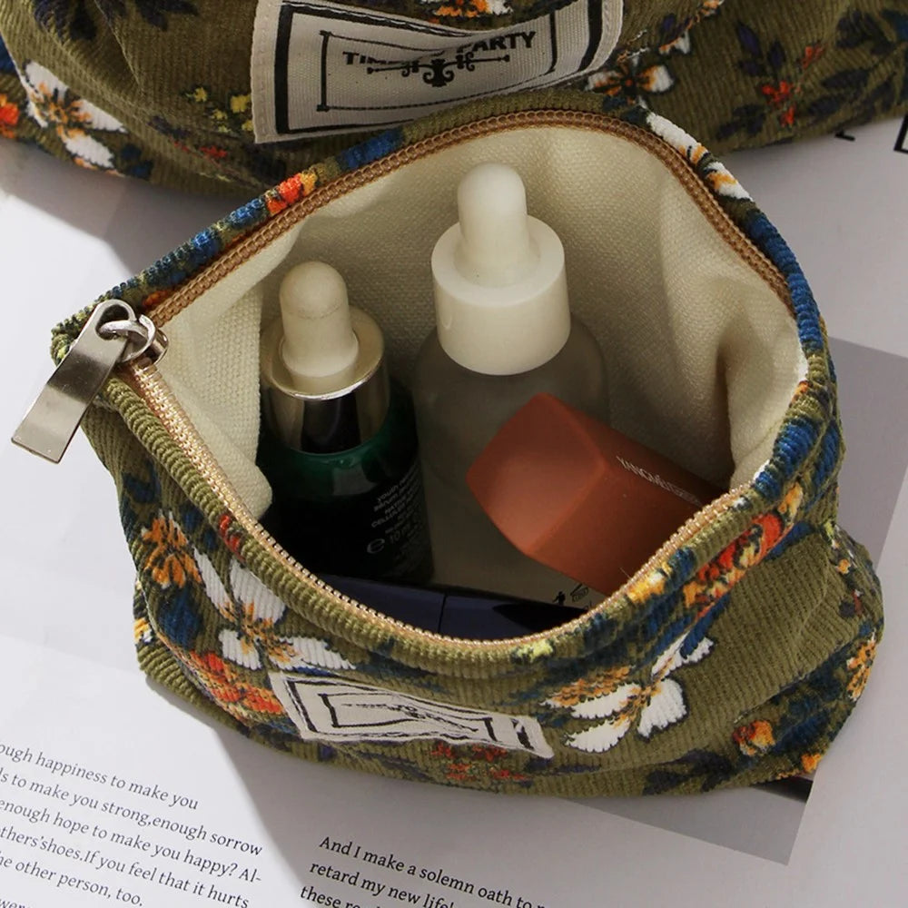 Small Size 11x10x4cm Embossed Floral Makeup Bag Portable Travel Toiletry Organizer Cosmetic Pouch - Green / Flower - 4