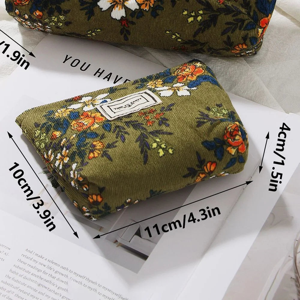 Small Size 11x10x4cm Embossed Floral Makeup Bag Portable Travel Toiletry Organizer Cosmetic Pouch - Green / Flower - 7