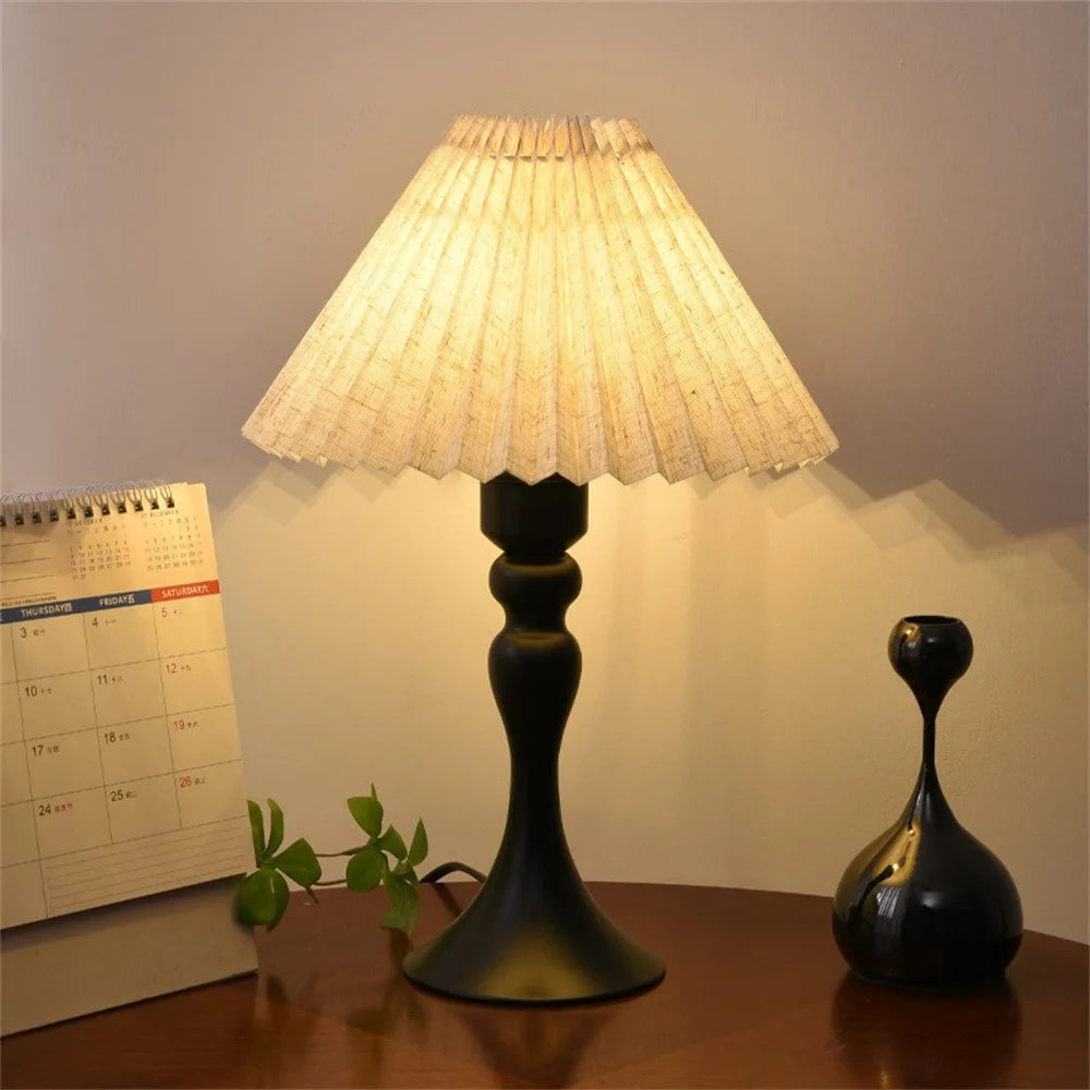 12W Pleated Bedside Lamp 3 Level Dimmable Nordic Table Lamp Flicker-Free Eye-Care Decor Light with Iron Base for Home - EU Plug - Flax Lampshade - 1