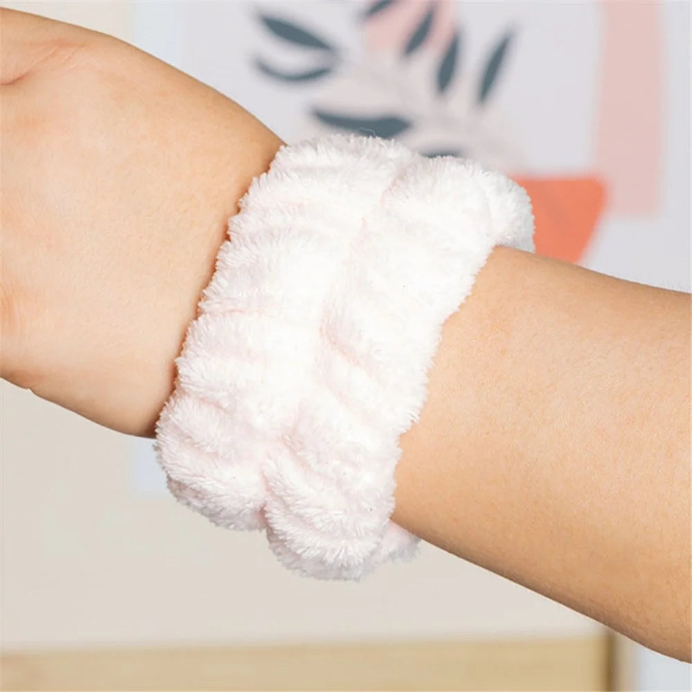 2PCS Water Absorption Wristband for Washing Face, Wrist Bands Towels for Water Flowing Down to Your Arms - Light Pink - 4