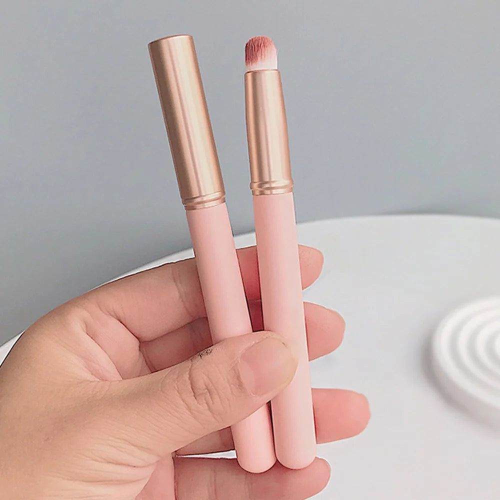 Mini Szie Soft Fiber Lip Brush Lipstick Applicator Smudge Brush Reusable Lip Makeup Tool - Pink - 3