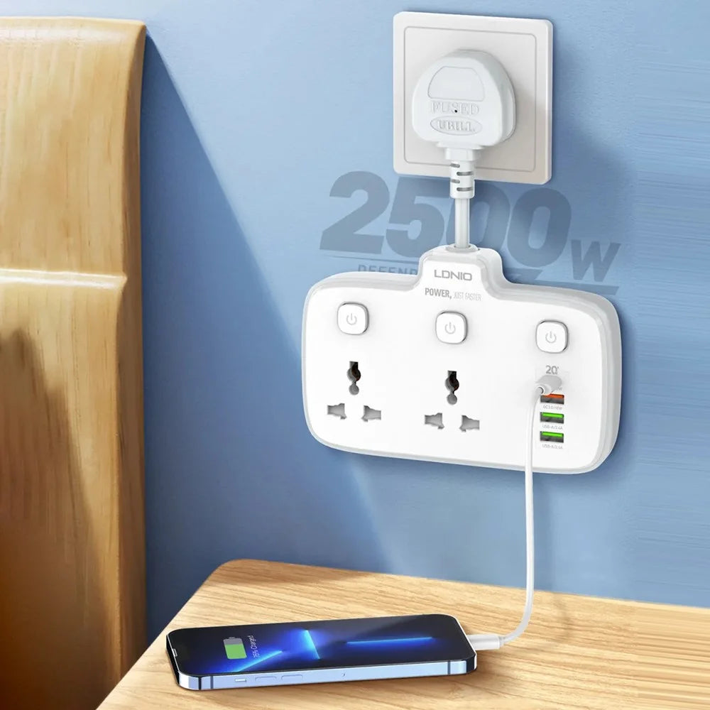 LDNIO SC2413 20W Power Strip 2500W 2 AC Outlets 4 USB Ports PD Fast Charging Extension Power Socket - White / EU Plug - 2