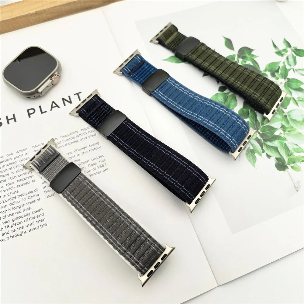 Watch Band For Apple Watch Ultra 3 2 1 49mm / Series 11 10 46mm / 9 8 7 45mm / SE3 SE2 SE 6 5 4 44mm / 3 2 1 42mm Magnetic Clasp Wave Pattern Nylon Wrist Strap - Sapphire - 3