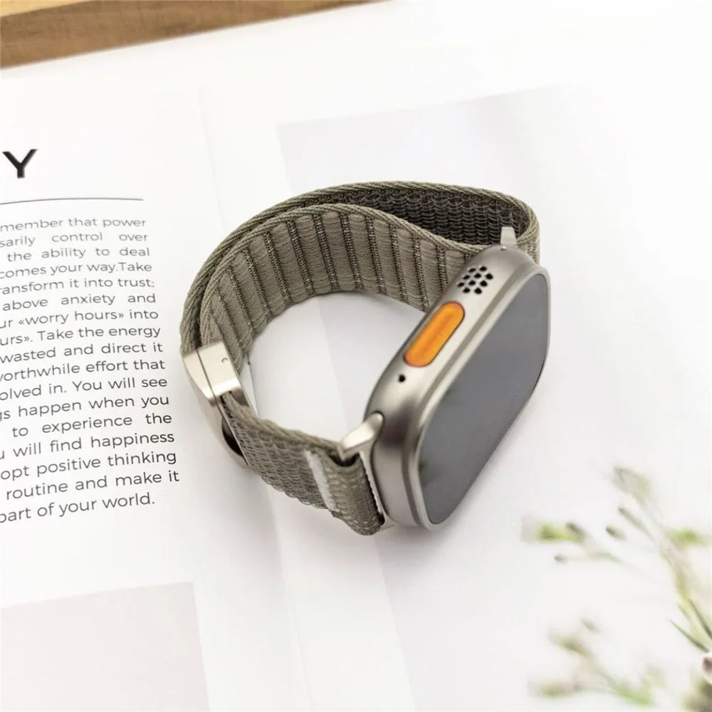 Watch Band For Apple Watch Ultra 3 2 1 49mm / Series 11 10 46mm / 9 8 7 45mm / SE3 SE2 SE 6 5 4 44mm / 3 2 1 42mm Magnetic Clasp Wave Pattern Nylon Wrist Strap - Sapphire - 4