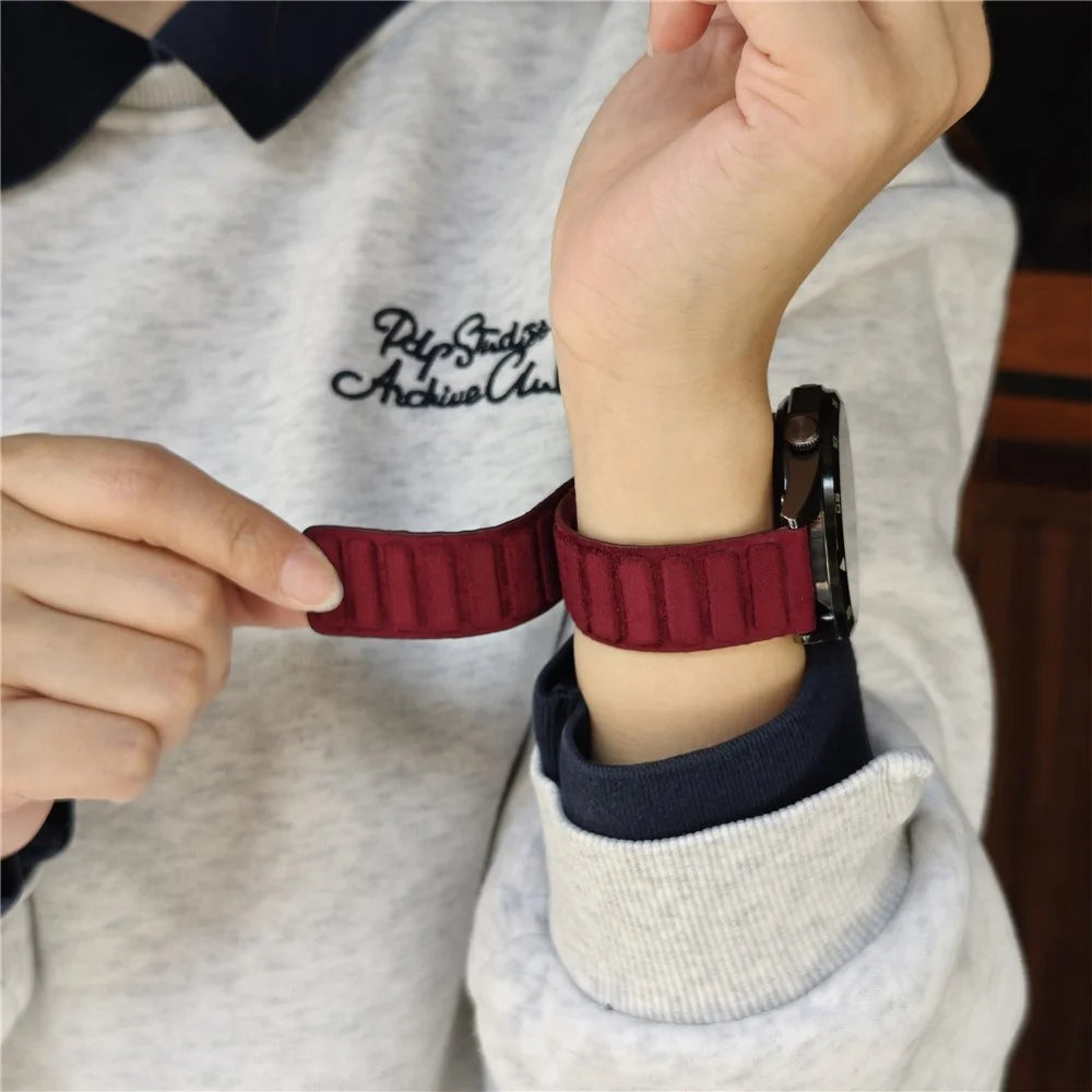 22mm Suede Leather Magnetic Strap for Huawei Watch GT 6 / 5 / 5 Pro 46mm Square Design Watch Band - Wine Red - 6