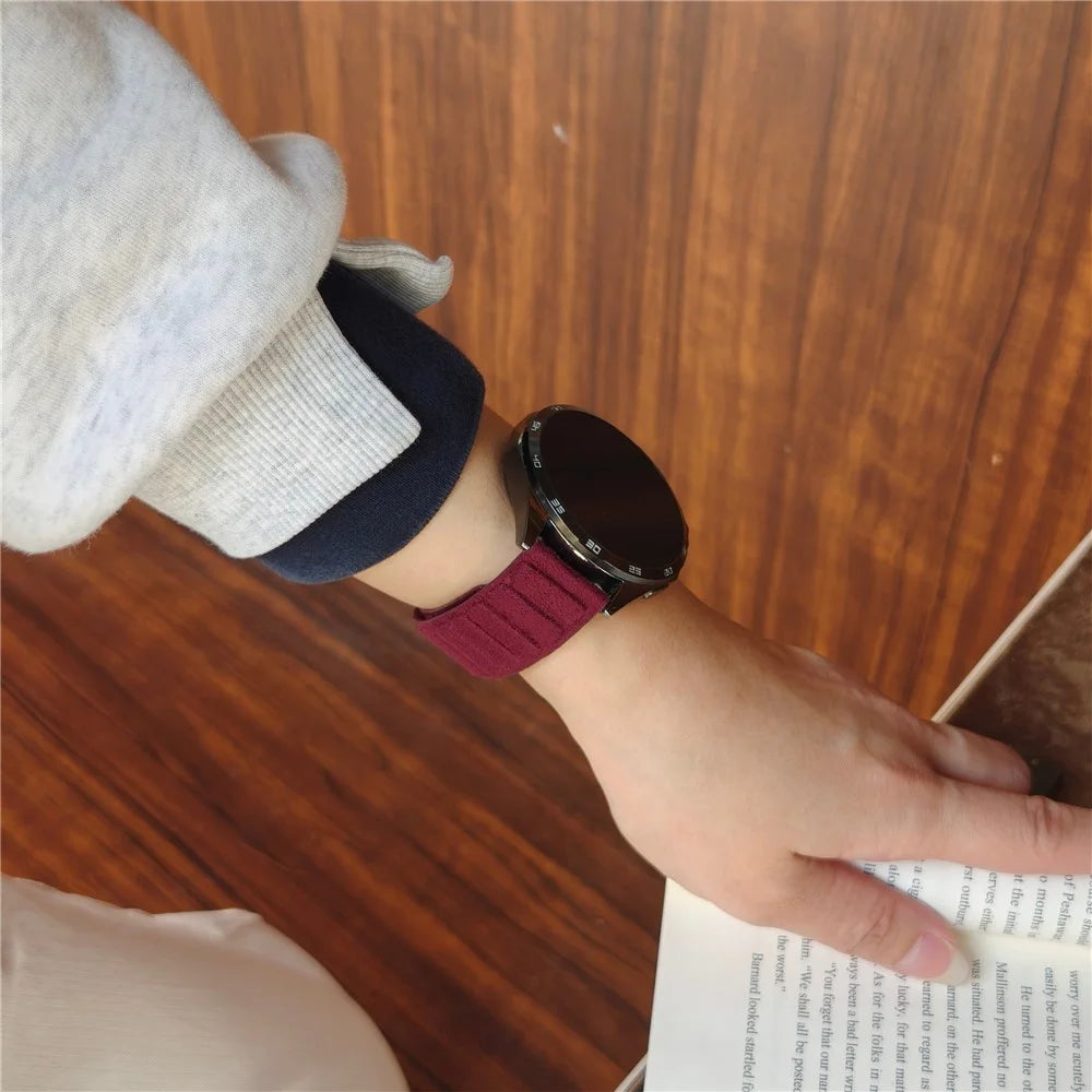 22mm Suede Leather Magnetic Strap for Huawei Watch GT 6 / 5 / 5 Pro 46mm Square Design Watch Band - Wine Red - 7