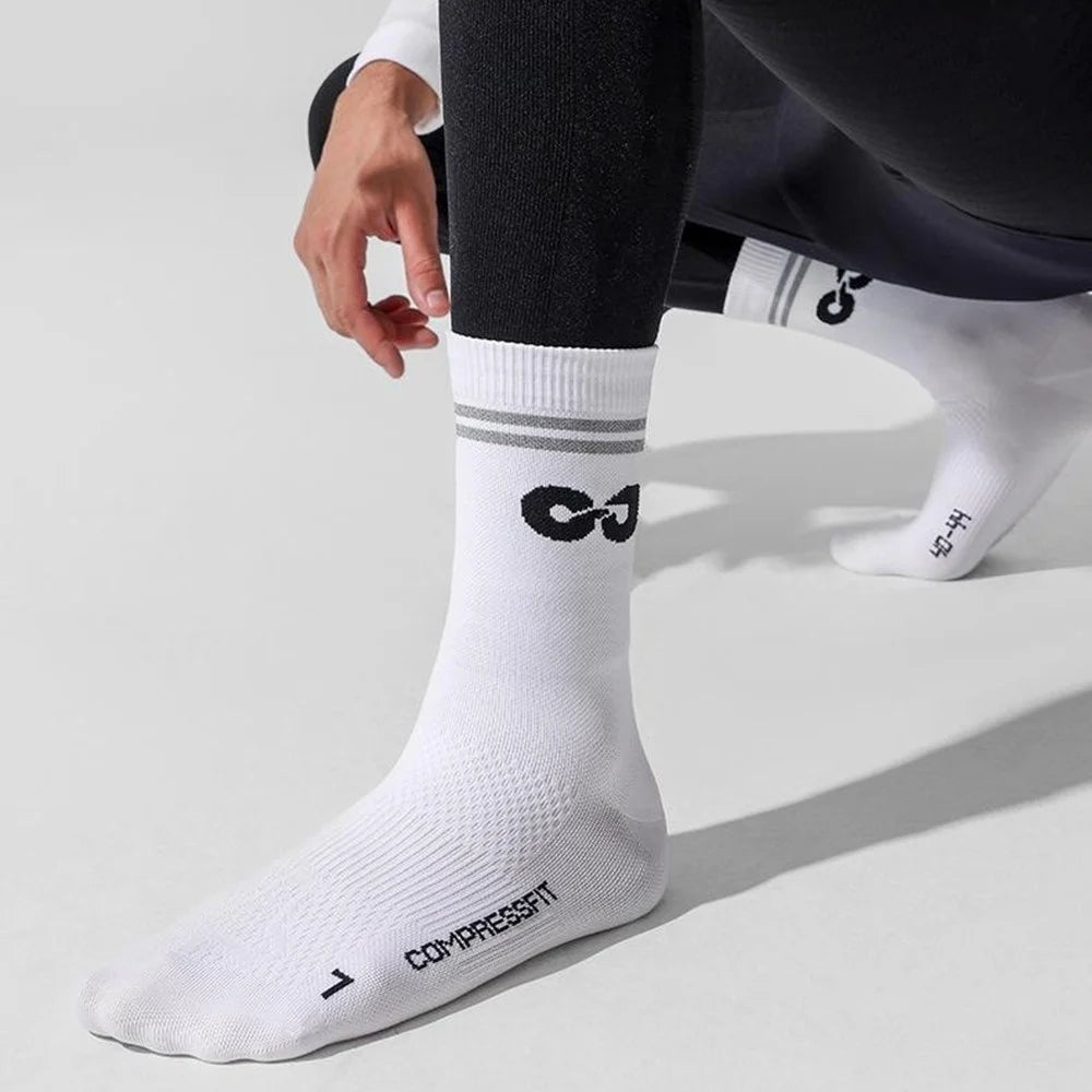 GOLOVEJOY DWZ11 Outdoor Sports Compression Socks Breathable Middle Tube Socks for Running Basketball - White  /  Size 35-39 - 2