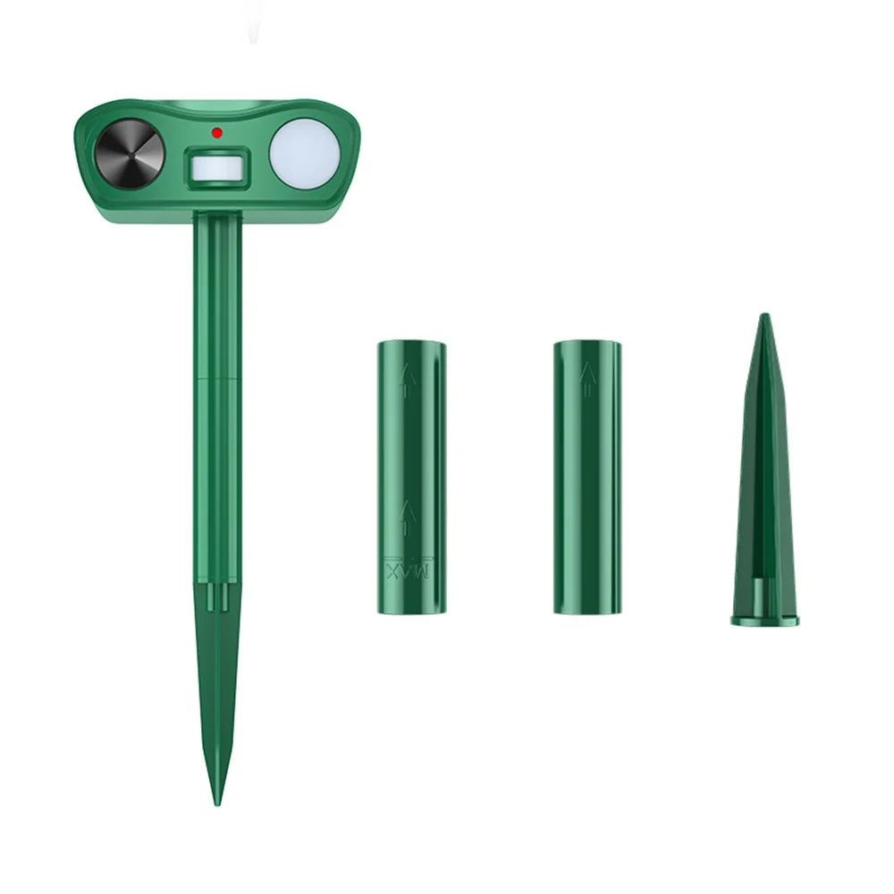 575B 18-60kHz Solar Ultrasonic Animal Repellent IPX4 Waterproof PIR Sensor with LED Strobe Light - Green - 1