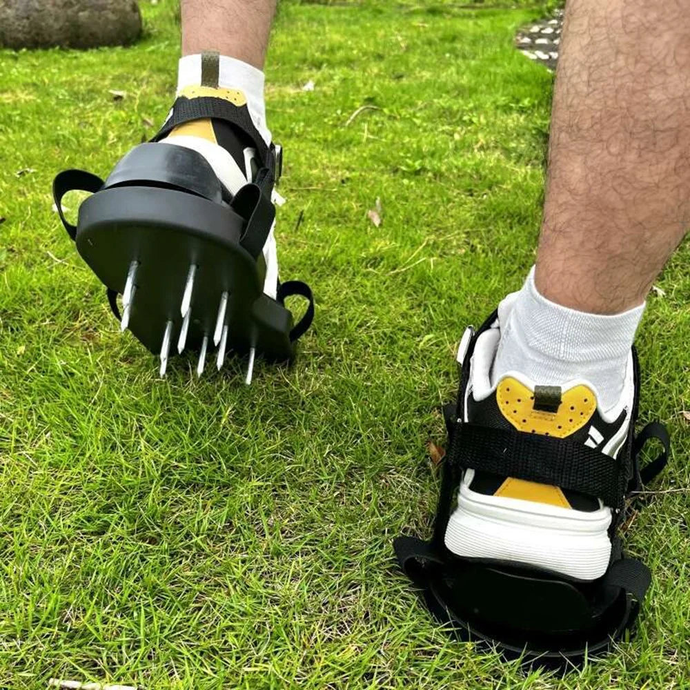1 Pair Lawn Aerator Spikes Shoes Adjustable Straps Garden Lawn Soil Loosening Shoes - Black - 3