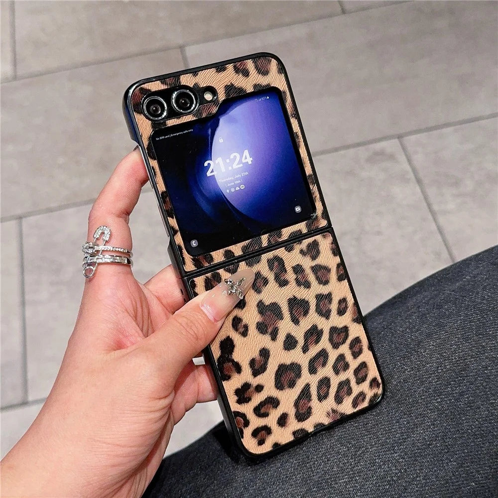 For Samsung Galaxy Z Flip7 FE 5G / Z Flip6 5G Case Two-Piece Design Leather + PC Phone Cover - Leopard Texture - 4