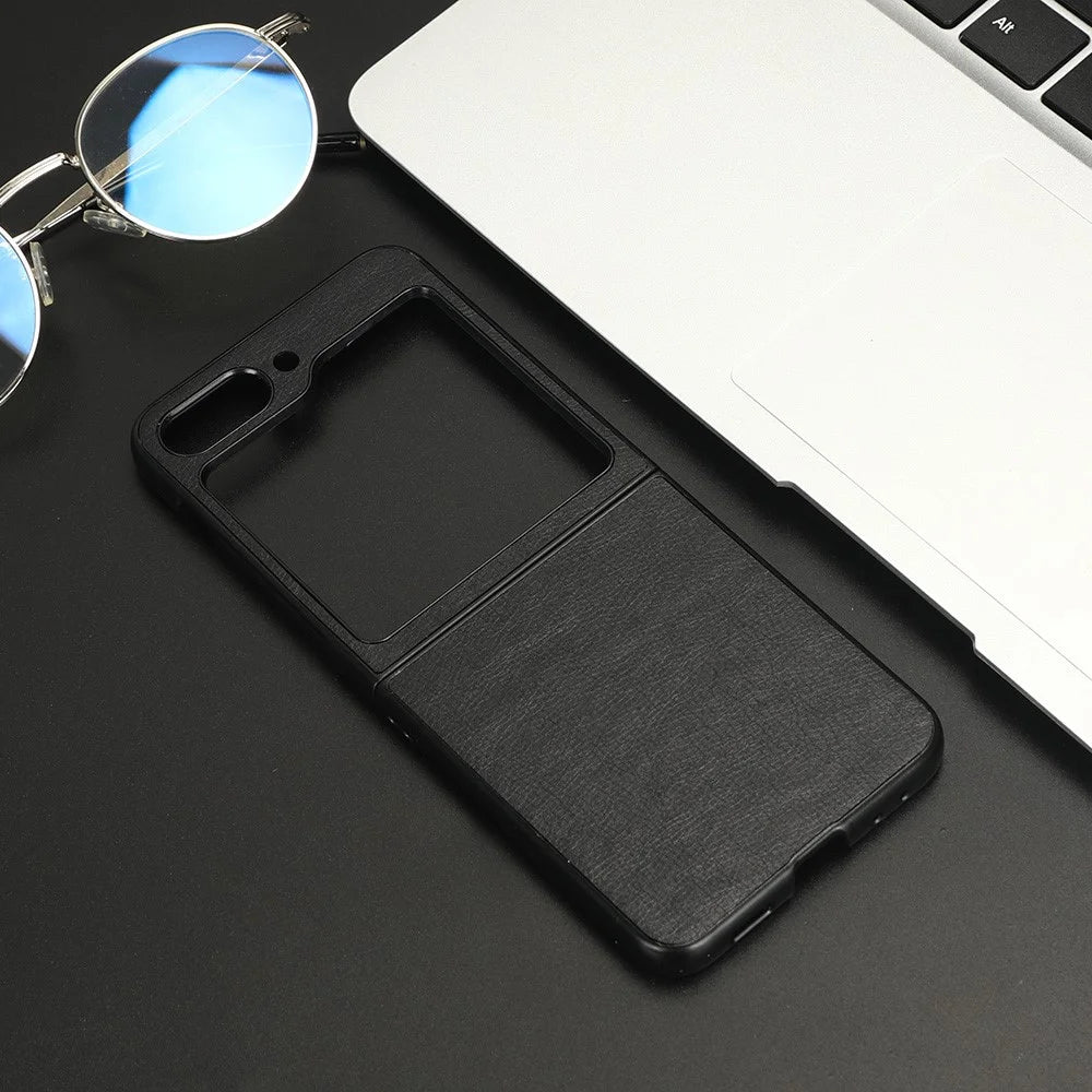 For Samsung Galaxy Z Flip5 5G Slim Phone Case Litchi Texture PU Leather Coated PC Protective Cover - Black - 1