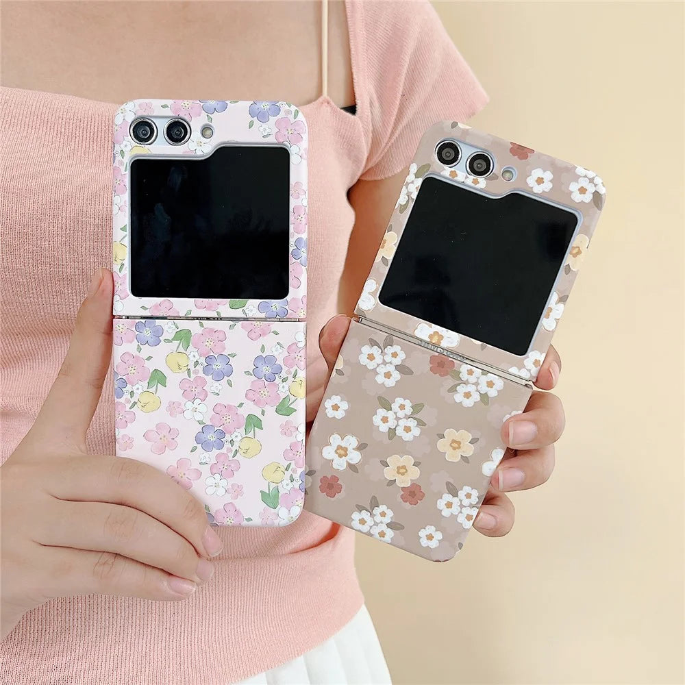 For Samsung Galaxy Z Flip5 5G Glittery Powder Phone Case PC Phone Shell with Long Strap - Flower / Brown - 6