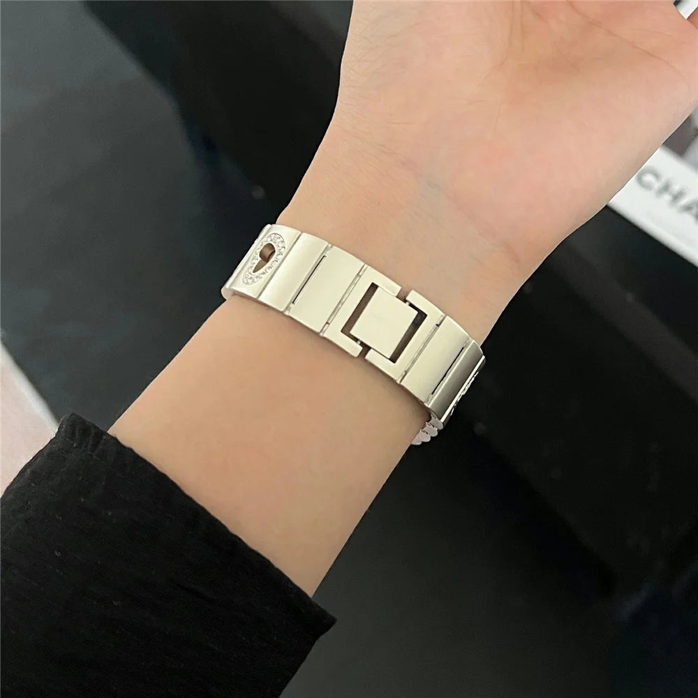 Hollow Heart Metal Strap for Apple Watch Series 11 10 42mm / 9 8 7 41mm / SE3 SE2 SE 6 5 4 40mm / 3 2 1 38mm - Starlight - 4