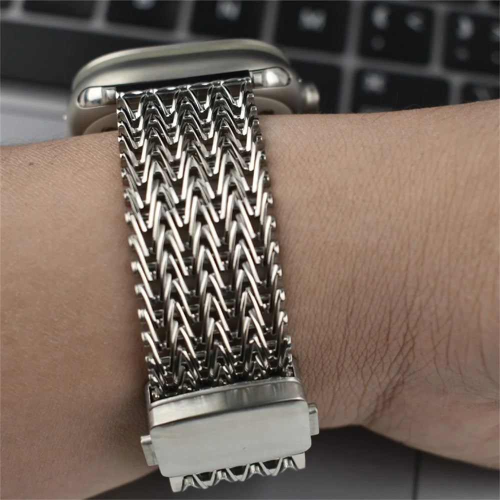 V Shape Mesh Band for Apple Watch Series 11 10 42mm / 9 8 7 41mm / SE3 SE2 SE 6 5 4 40mm / 3 2 1 38mm Stainless Steel Magnetic Watch Strap - Black - 3