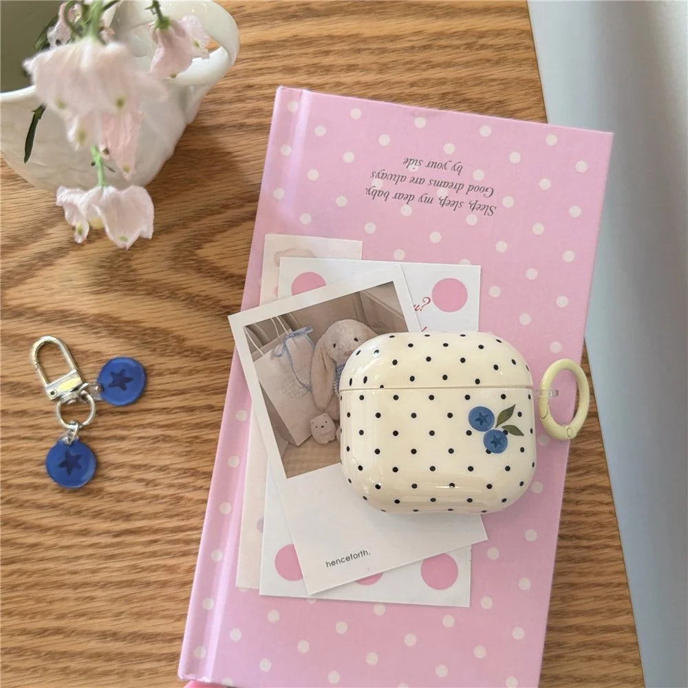 For AirPods Pro 3 TPU Case Blueberry Dots Pattern Protective Cover with Pendant and Metal Buckle - 2