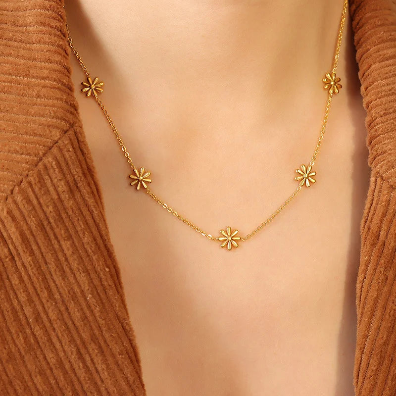 Gold Plated Daisy Necklace for Women Titanium Steel Geometric Pendant Adjustable Chain 40+5cm for Everyday Wear - 1