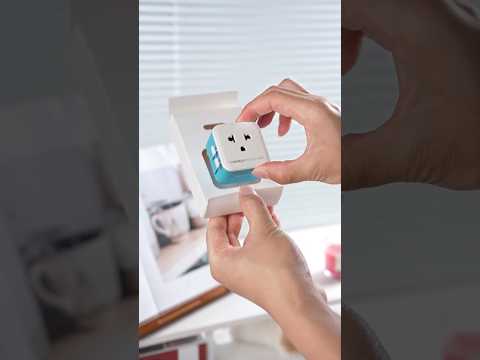 MOMAX UA37 1-World Pocket Mini Ultra-Thin Universal Travel Charger Adapter 2500W Global Plug Wall Charger - Blue